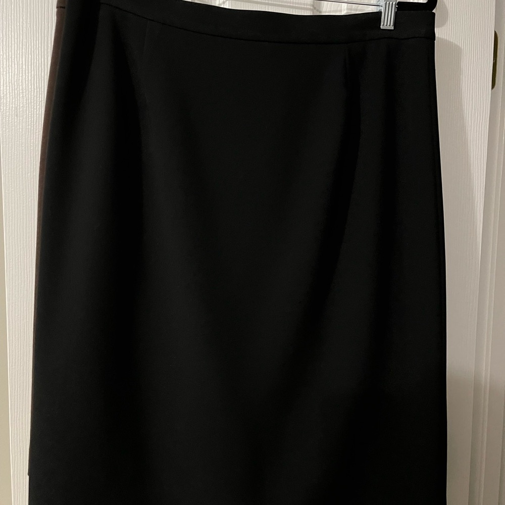 Black Jones New York pencil skirt